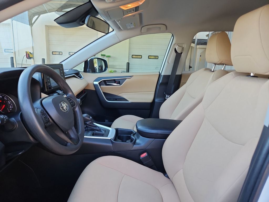 2020 Toyota RAV4 XLE