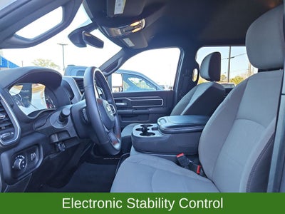 2024 RAM 2500 BIG HORN Crew Cab 4x4 Cummins 6.7L I6 Turbodiesel Crew Cab 4WD 6.7L Turbodiesel