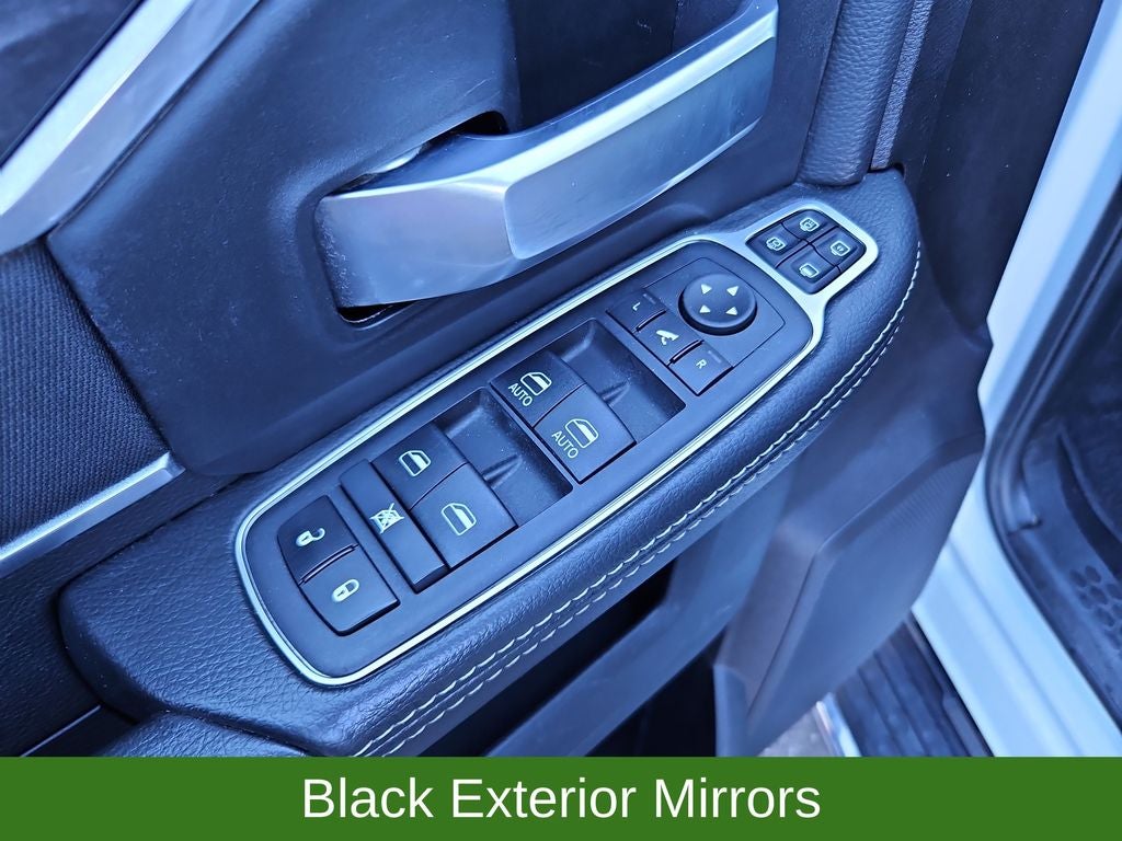 2024 RAM 2500 BIG HORN Crew Cab 4x4 Cummins 6.7L I6 Turbodiesel Crew Cab 4WD 6.7L Turbodiesel