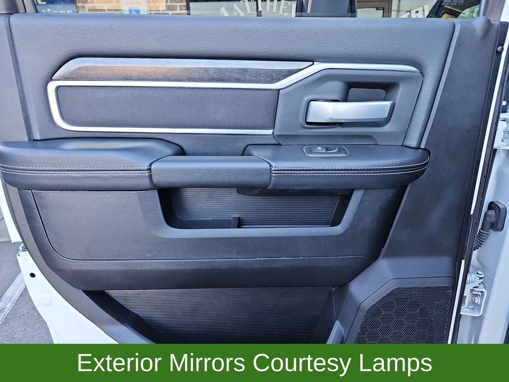 2024 RAM 2500 BIG HORN Crew Cab 4x4 Cummins 6.7L I6 Turbodiesel Crew Cab 4WD 6.7L Turbodiesel