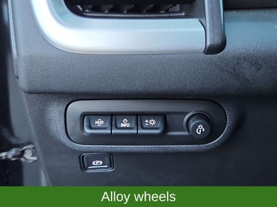 2023 GMC Terrain SLT w/ Tech Pkg. Nav & Skyscape Sunroof