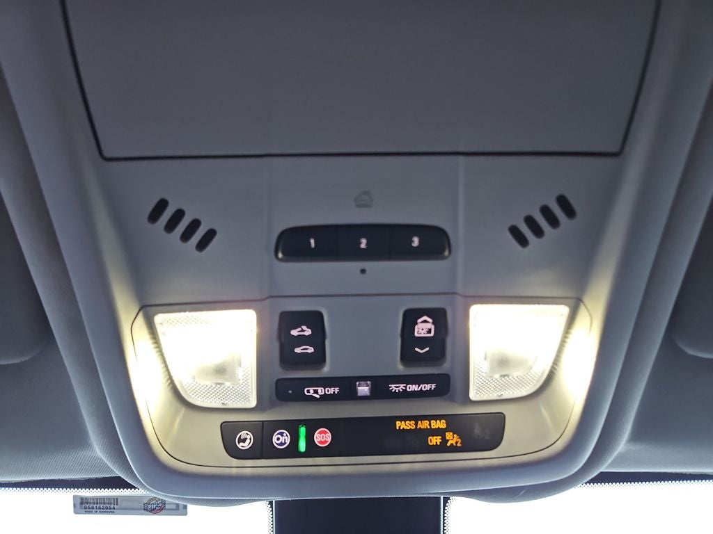 2023 GMC Terrain SLT w/ Tech Pkg. Nav & Skyscape Sunroof