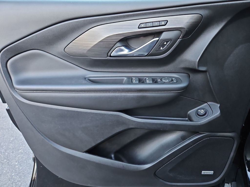 2023 GMC Terrain SLT w/ Tech Pkg. Nav & Skyscape Sunroof