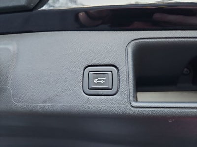 2023 GMC Terrain SLT w/ Tech Pkg. Nav & Skyscape Sunroof