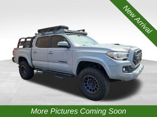 2019 Toyota Tacoma TRD Sport 4x4 V6 Double Cab w/ Nav V6