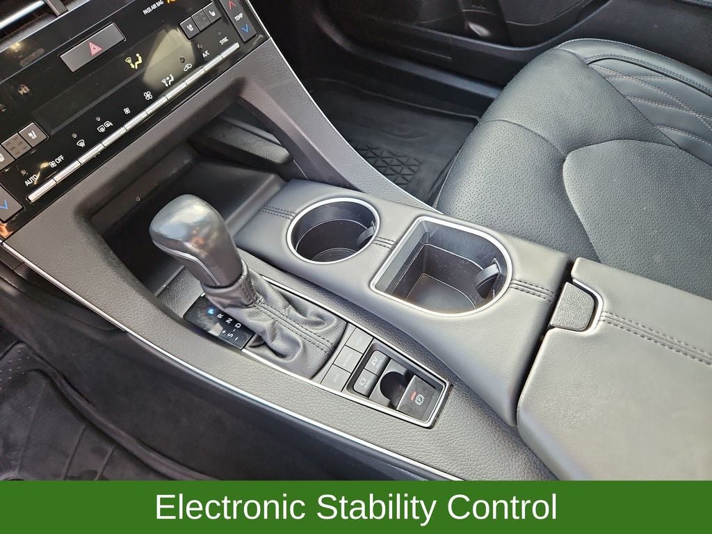 2021 Toyota Avalon Hybrid Limited w/ Nav & Sunroof