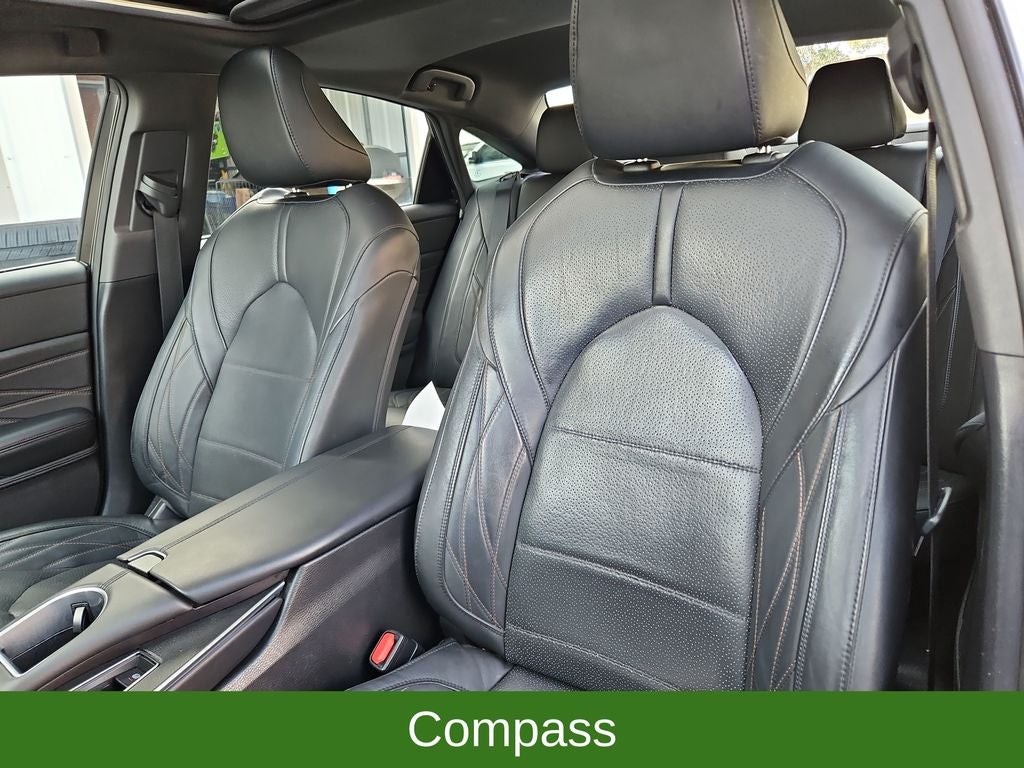 2021 Toyota Avalon Hybrid Limited w/ Nav & Sunroof