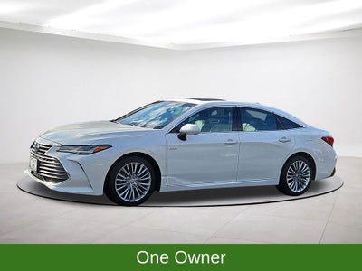 2021 Toyota Avalon Hybrid Limited w/ Nav & Sunroof