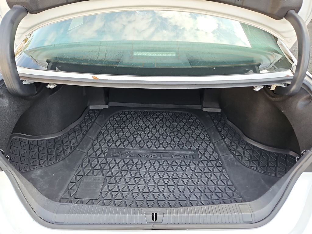 2021 Toyota Avalon Hybrid Limited w/ Nav & Sunroof