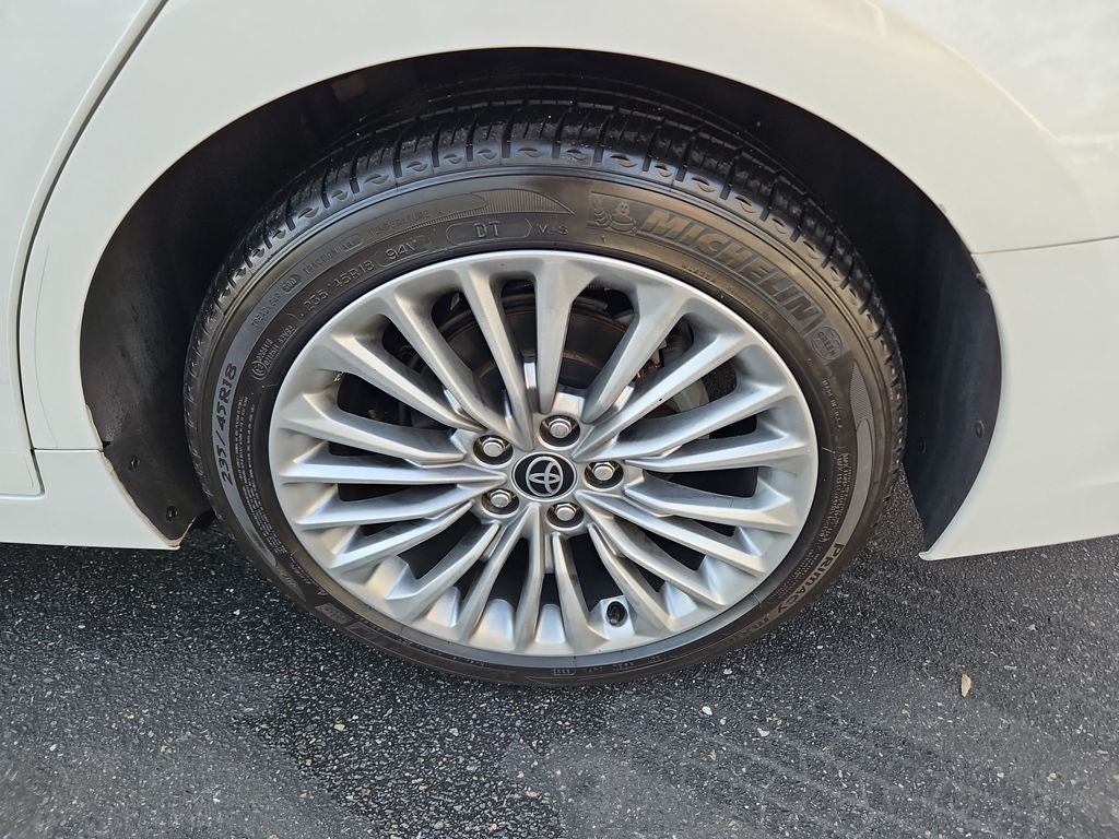 2021 Toyota Avalon Hybrid Limited w/ Nav & Sunroof