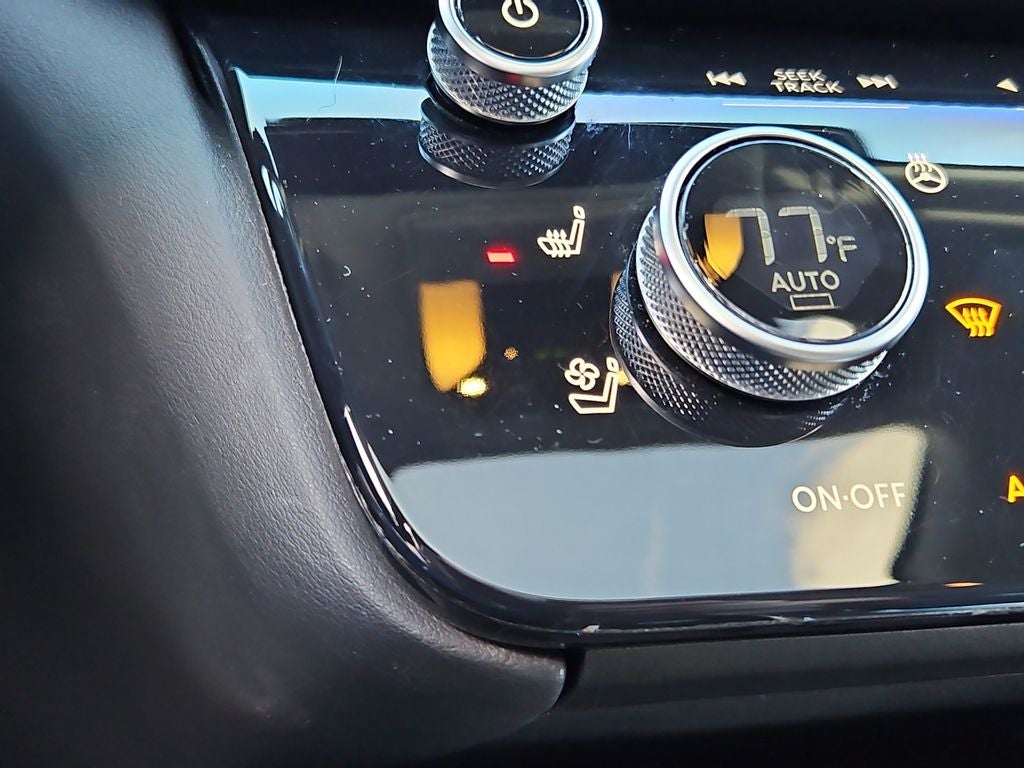 2022 INFINITI QX60 LUXE