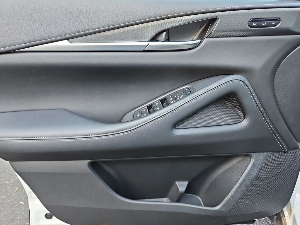 2022 INFINITI QX60 LUXE