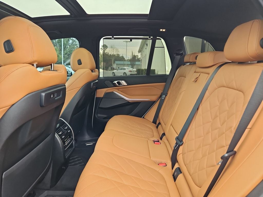 2023 BMW X5 xDrive40i M-Sport w/ Executive Pkg. & Panoramic Su