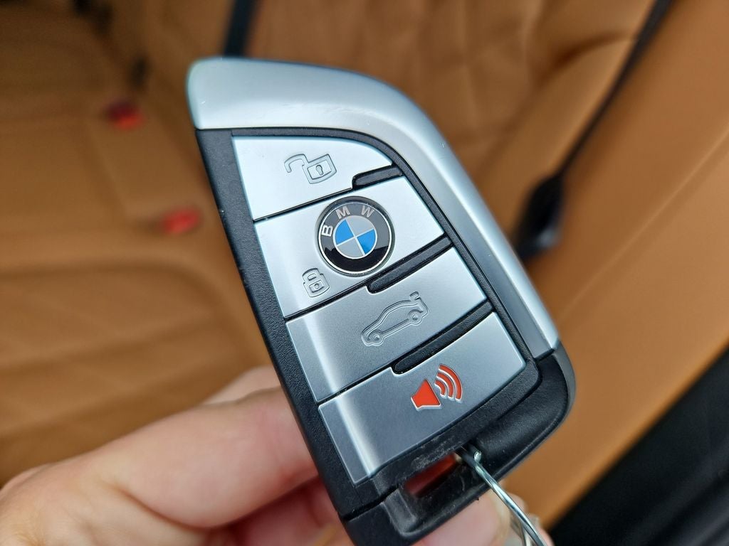 2023 BMW X5 xDrive40i M-Sport w/ Executive Pkg. & Panoramic Su