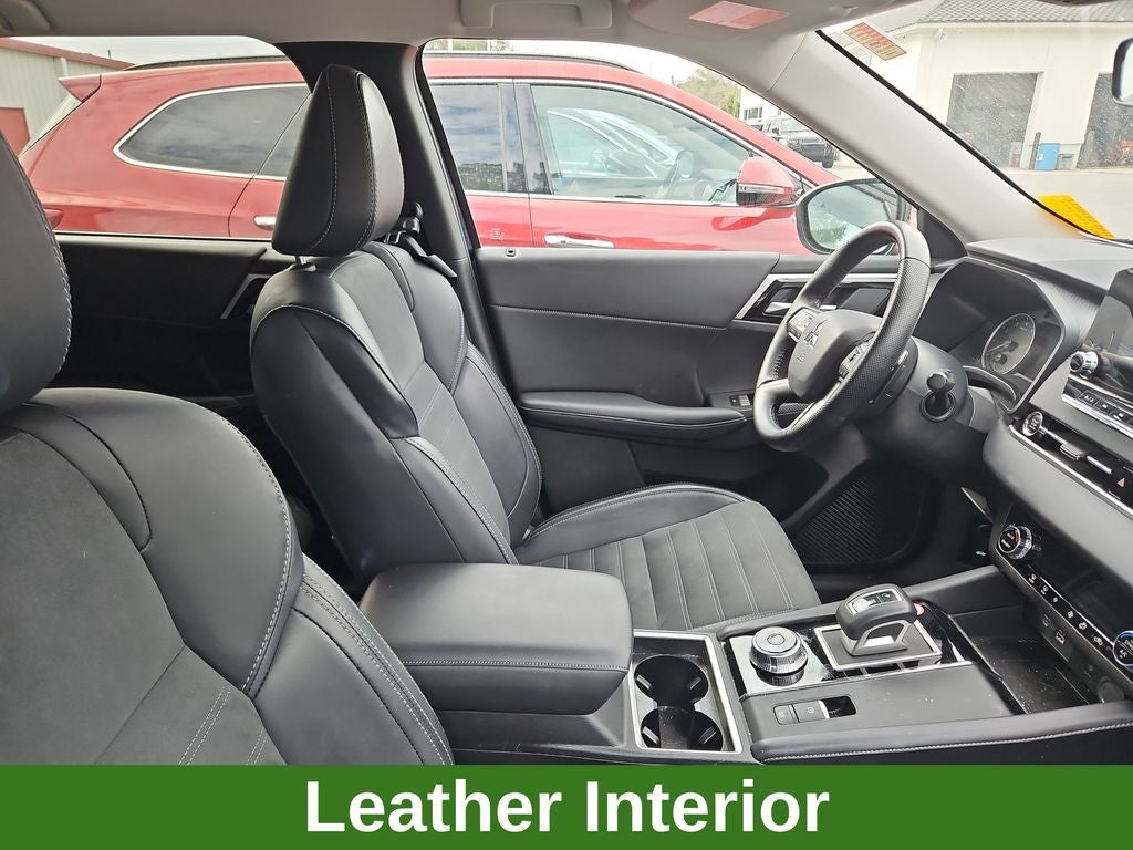 2024 Mitsubishi Outlander SE