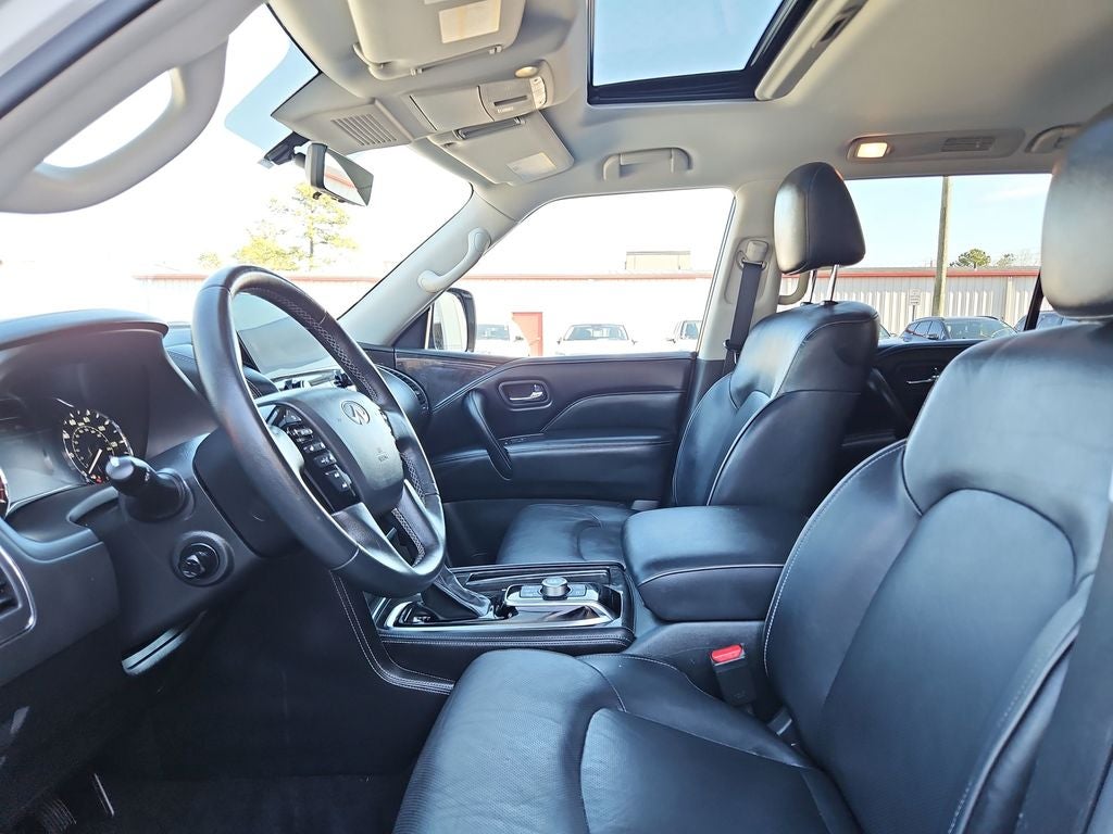 2023 INFINITI QX80 LUXE