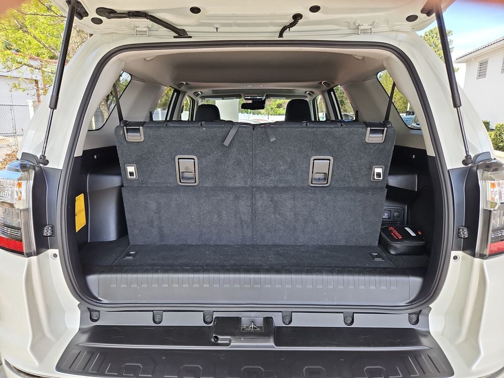 2021 Toyota 4Runner Limited 4wd w/ Nav, Sunroof & 3rd Row