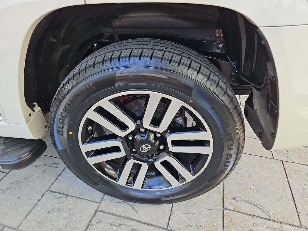 2021 Toyota 4Runner Limited 4wd w/ Nav, Sunroof & 3rd Row