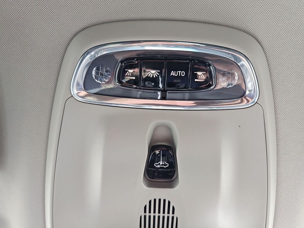 2022 Volvo XC90 T5 Momentum