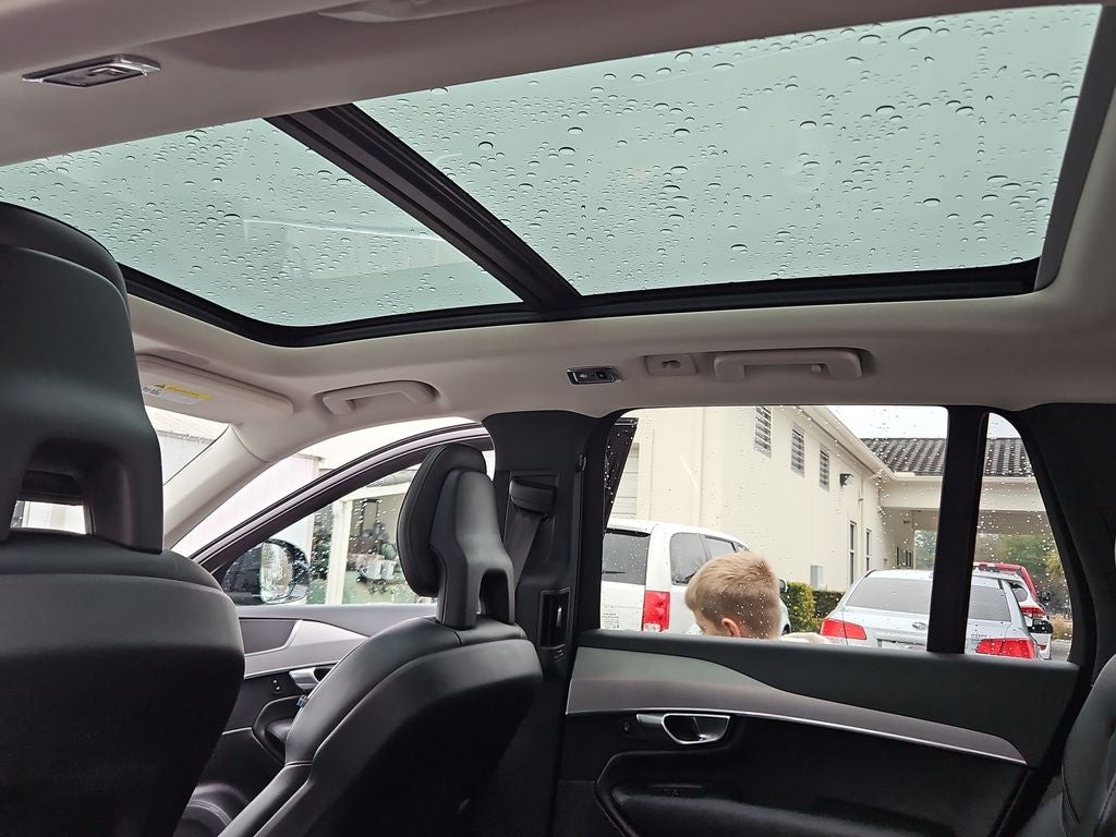 2022 Volvo XC90 T5 Momentum