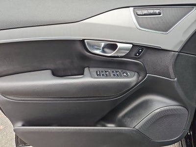 2022 Volvo XC90 T5 Momentum