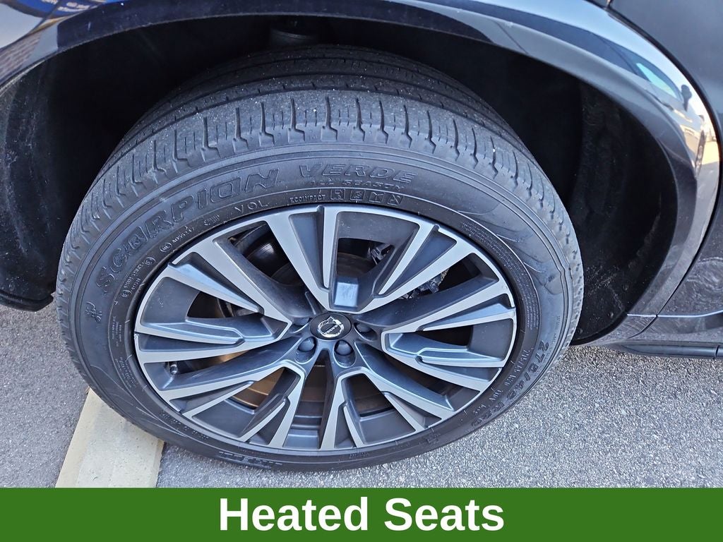 2022 Volvo XC90 T5 Momentum