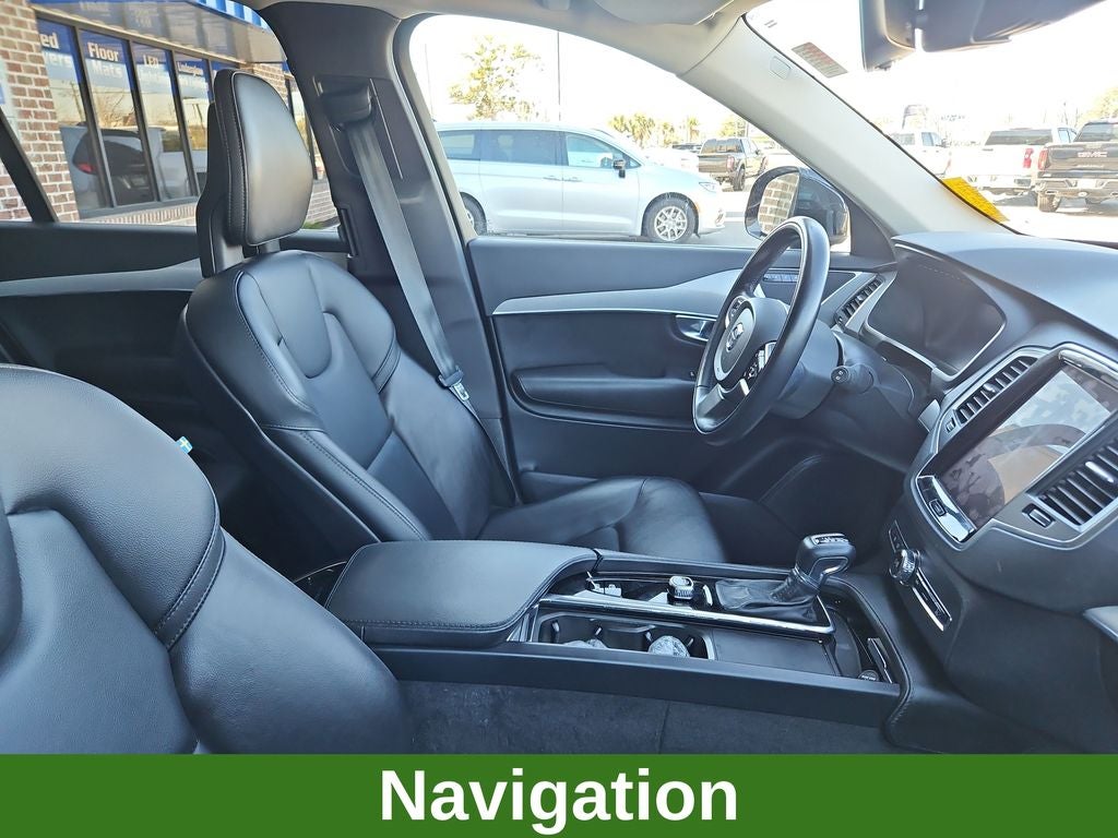 2022 Volvo XC90 T5 Momentum