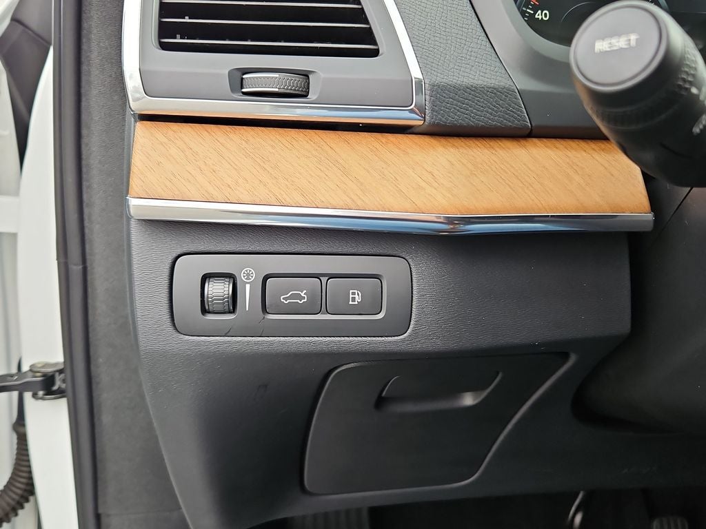 2022 Volvo XC90 Recharge Plug-In Hybrid T8 Inscription Expression 7 Passenger