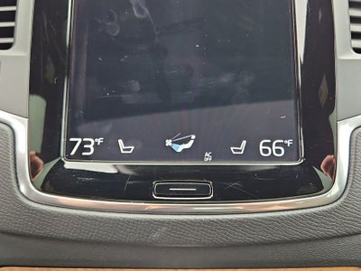 2022 Volvo XC90 Recharge Plug-In Hybrid T8 Inscription Expression 7 Passenger