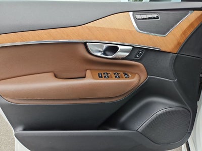 2022 Volvo XC90 Recharge Plug-In Hybrid T8 Inscription Expression 7 Passenger