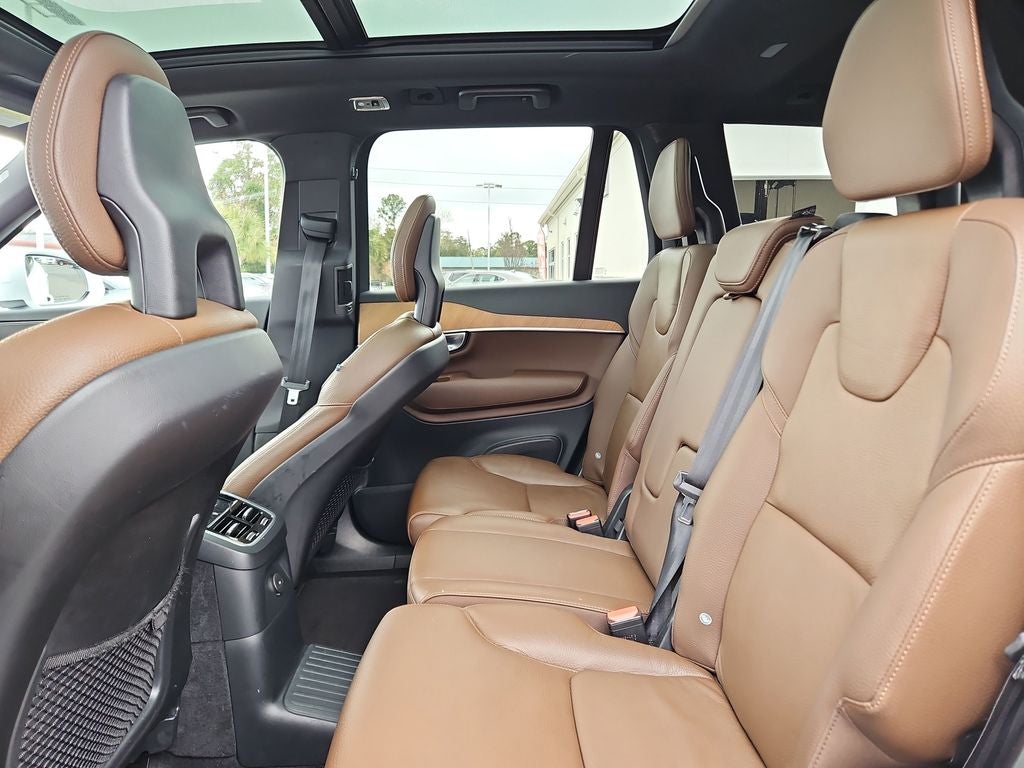 2022 Volvo XC90 Recharge Plug-In Hybrid T8 Inscription Expression 7 Passenger