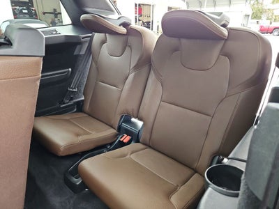 2022 Volvo XC90 Recharge Plug-In Hybrid T8 Inscription Expression 7 Passenger