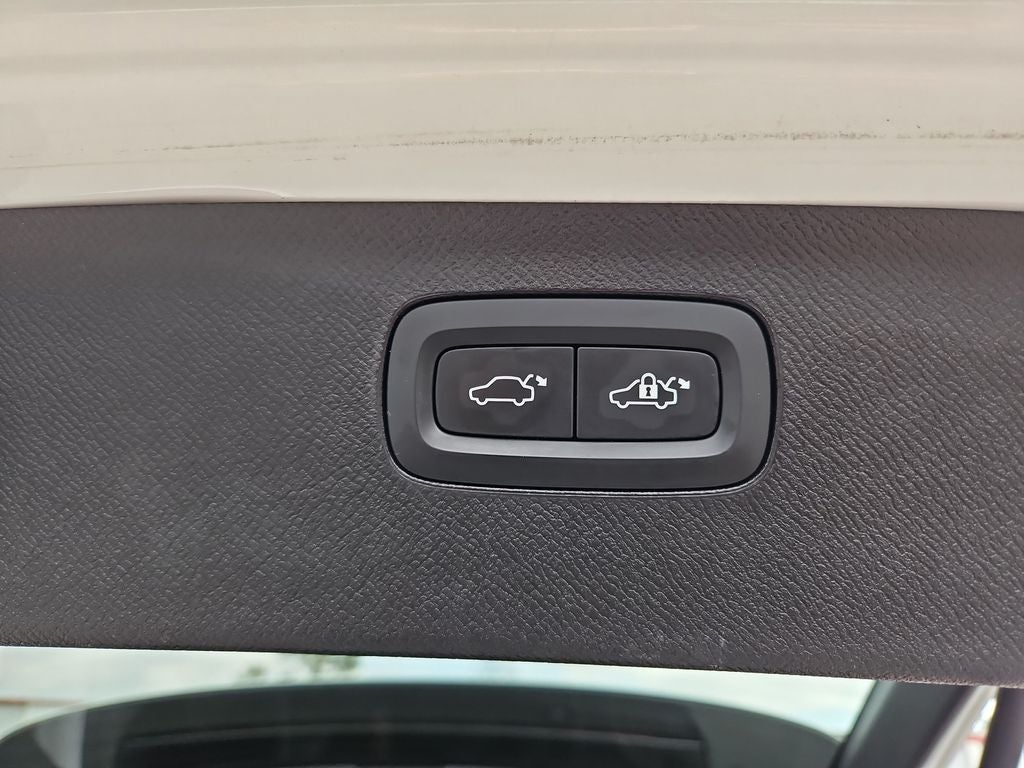 2022 Volvo XC90 Recharge Plug-In Hybrid T8 Inscription Expression 7 Passenger