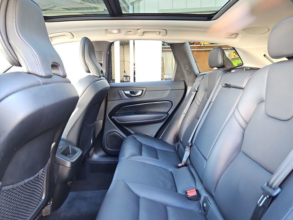 2023 Volvo XC60 B5 Plus Bright Theme