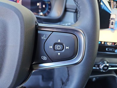 2024 Volvo XC40 B5 Plus Dark Theme