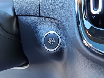 2024 Volvo XC40 B5 Plus Dark Theme