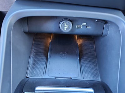 2024 Volvo XC40 B5 Plus Dark Theme