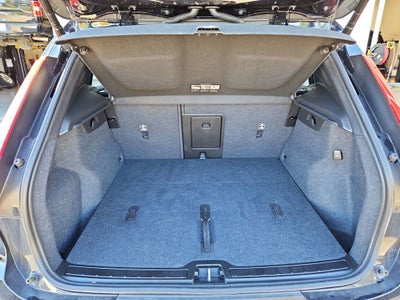 2024 Volvo XC40 B5 Plus Dark Theme